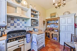 Kitchen- click for photo gallery